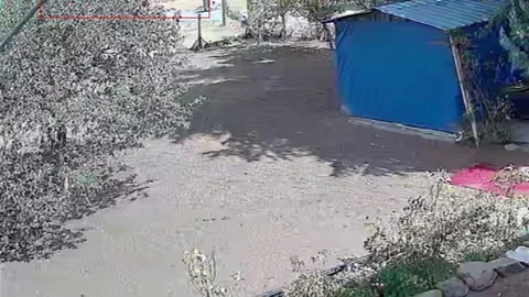 Ankara'da göçük anı güvenlik kameralarında kaydedildi.