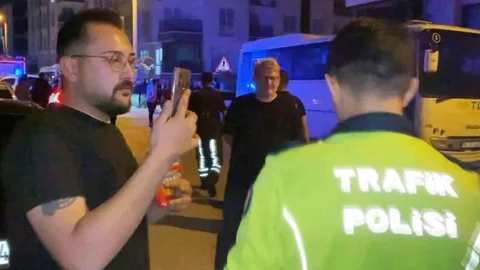Aksaray'da alkollü sürücü, polisin alkolmetreye üfleme isteğini reddetti