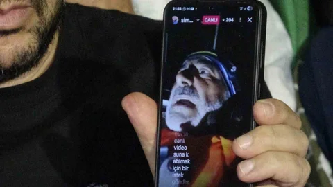 Antalya’da İsrail’in Küresel Sumud Filosu’na müdahalesine karşı protesto düzenlendi.