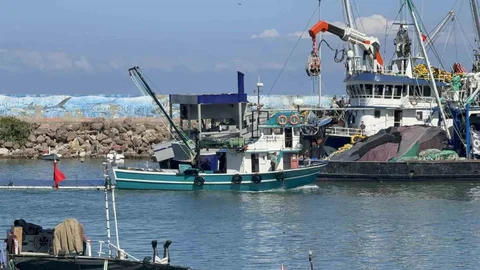 Düzce'de balıkçılar, hamsi avının bereketli olması için havaların soğumasını bekliyor