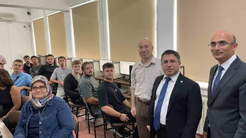 Balıkesir'de Efe Berk Sakin Bilgisayar Laboratuvarı açıldı