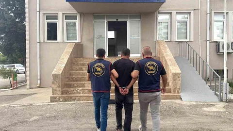Adıyaman'da aranan şahıs jandarma operasyonu ile yakalandı.