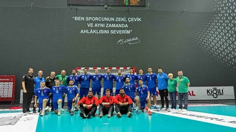 Bursa'da Hentbol Takımı Farkla Galip Geldi