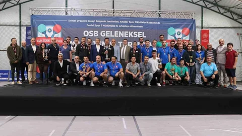 Denizli OSB'de Masa Tenisi Turnuvası Şampiyonları