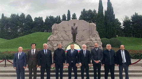 Rektör Hamdullah Şevli Azerbaycan'da resmi temaslarda bulundu