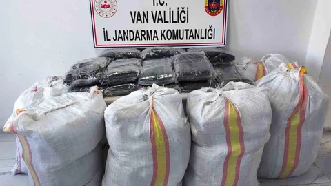Van'da kaçakçılıkla mücadele kapsamında önemli bir operasyon gerçekleştirildi