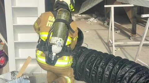 Balıkesir Edremit'te mobilya mağazasında yangın