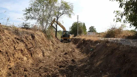 Muğla'da dere temizlik çalışmalarına hız verildi