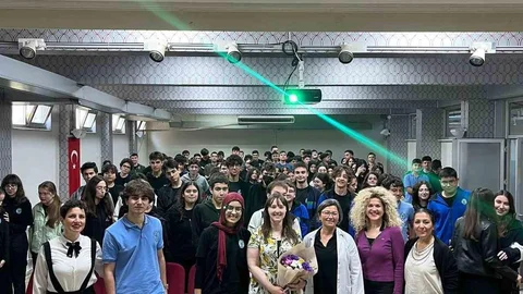 Kocaeli'de Öğrenciler Bilim ve İngilizce Pratiği Yaptı