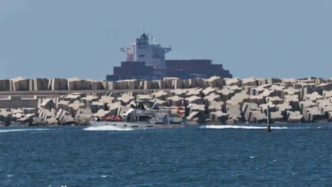 İsrail'de Küresel Sumud Filosu'ndaki aktivistler Aşdod Limanı'na getirildi