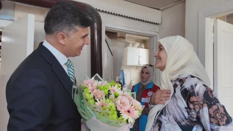 Akdeniz Kaymakamı Şener, Akdeniz’deki Yaşlıları Evlerinde Ziyaret Etti