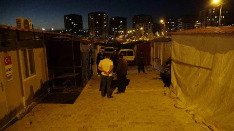 Malatya'da tuvalette silahlı saldırıya uğrayan bir kişi hastaneye kaldırıldı.