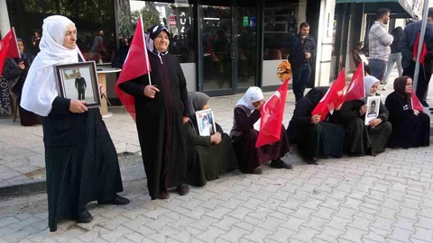 Van'da evlat nöbeti sürüyor