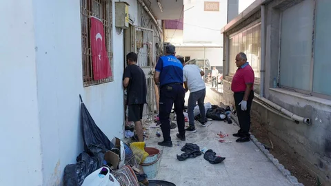 Tarsus Belediyesi’nden Çöp Ev Temizliği: 28 Ton Atık Çıkarıldı