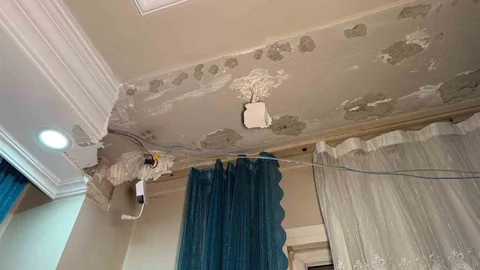 İstanbul Fatih’te deprem nedeniyle tavan çöktü