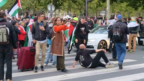 Fransa’da binlerce kişi, İsrail’in Sumud Filosu'na müdahalesini protesto etti