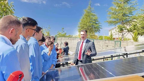 Manisa'da "Atölyede 1 Gün" Projesi