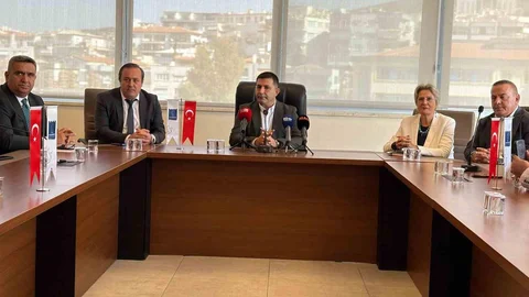 Kuşadası'nda Başkan Günel: "Hizmet engellenemez"