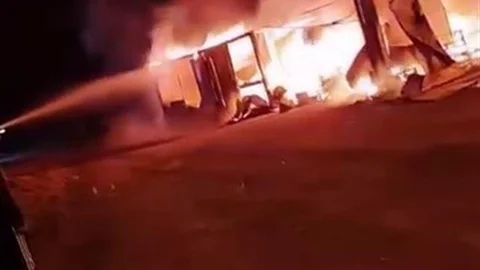 Erzurum'da şantiye alanında yangın paniğe neden oldu