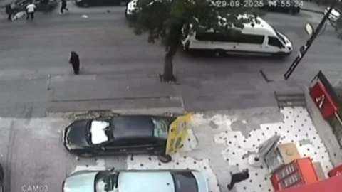 Ankara'da ambulansın çarptığı yaşlı kadın yaşamını yitirdi.