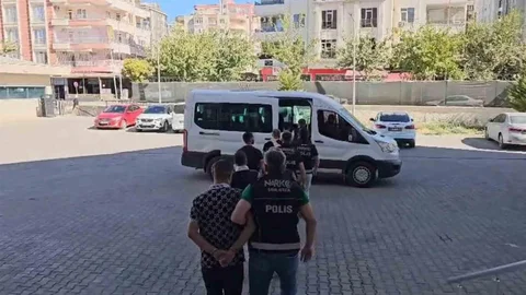 Şanlıurfa'da narkotik suçlardan aranan 8 kişi yakalandı