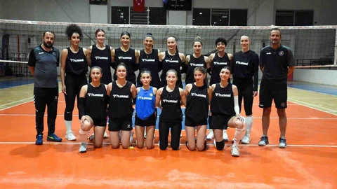 Diyarbakır'da Kadın Voleybol Takımı 1. Lige Hazır