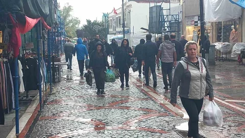 Edirne'de sağanak yağış etkisini gösterdi