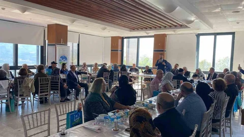 Pamukova'da Dünya Yaşlılar Günü etkinliği