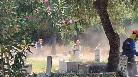 Muğla'da mezarlıklar temizleniyor