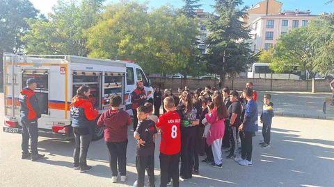 Eskişehir'de öğrencilere afet ve yangın eğitimi