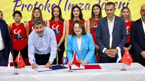 Didim’de Kadın Voleybol Takımı Güçleniyor