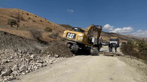Erzurum'da mahalle köy yolları için seferberlik başlatıldı