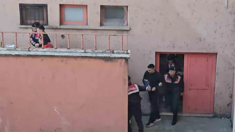 Soygunu gerçekleştiren zanlılar ilk kez hakim karşısında