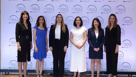 İstanbul'da 'Bilim Kadınları İçin Programı' kitabı yayımlandı