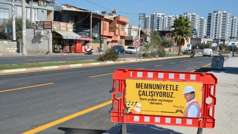 Büyükşehir Belediyesi’nden Tarsus’ta İbn-i Sina ve Hürriyet Caddeleri Üzerinde Yol Yenileme Çalışması