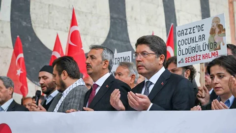 Edirne'de Bakan Tunç, Filistin'de yaşanan insanlık dramına dikkat çekti.