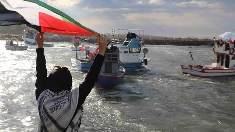 Sumud Filosu'na destek için tekneler Karasu'dan denize açıldı