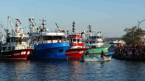 Samsun'da Filistin'e destek için denizde kortej oluşturuldu