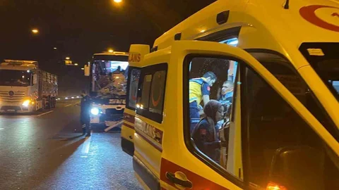 Osmaniye'de yolcu otobüsü tıra çarptı
