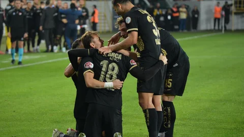 Çorum FK, Manisa FK'yi 3-1 mağlup etti