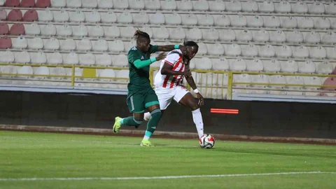 Trendyol 1. Lig'de Boluspor, Esenler Erokspor'a yenilerek sahadan 1-3'lük skorla ayrıldı.