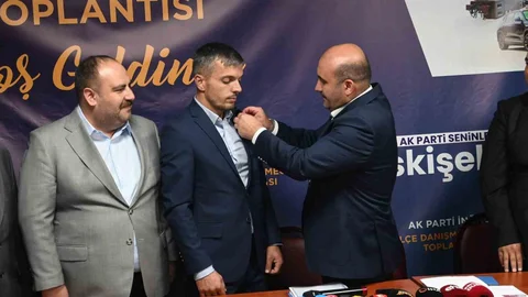 İnönü’de CHP’li Belediye Meclis Üyesi AK Parti’ye katıldı