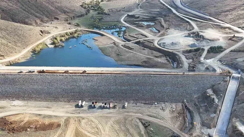 Bayburt'ta Yelpınar Göleti inşaatında çalışmalar sürüyor