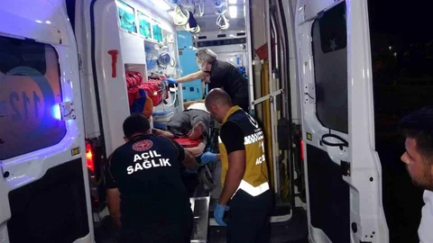 Antalya'da Tır-Otomobil Çarpışması