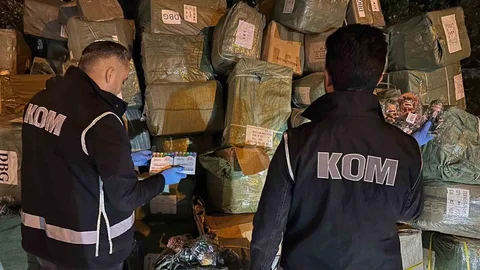 Ağrı'da kaçak oyuncak ve kalem ele geçirildi