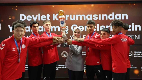 Aydın'dan Altın Kramponlar, Polonya'da üçüncülük başarısı elde etti