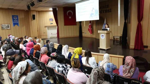 Mersin'de 'Anne Sütü İle Besle, Sevgiyle Büyüt' projesi