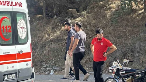 Adıyaman'da otomobilin çarpıp kaçtığı motosiklet sürücüsü yaralandı.