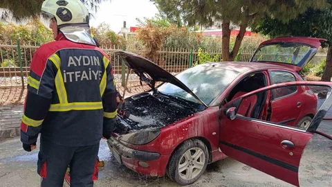 Aydın Efeler'de otomobilde yangın çıktı