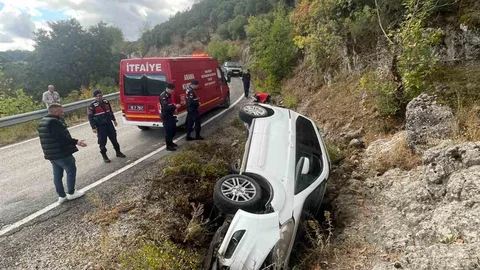 Balıkesir'de direksiyon hakimiyetini kaybeden sürücü kaza yaptı